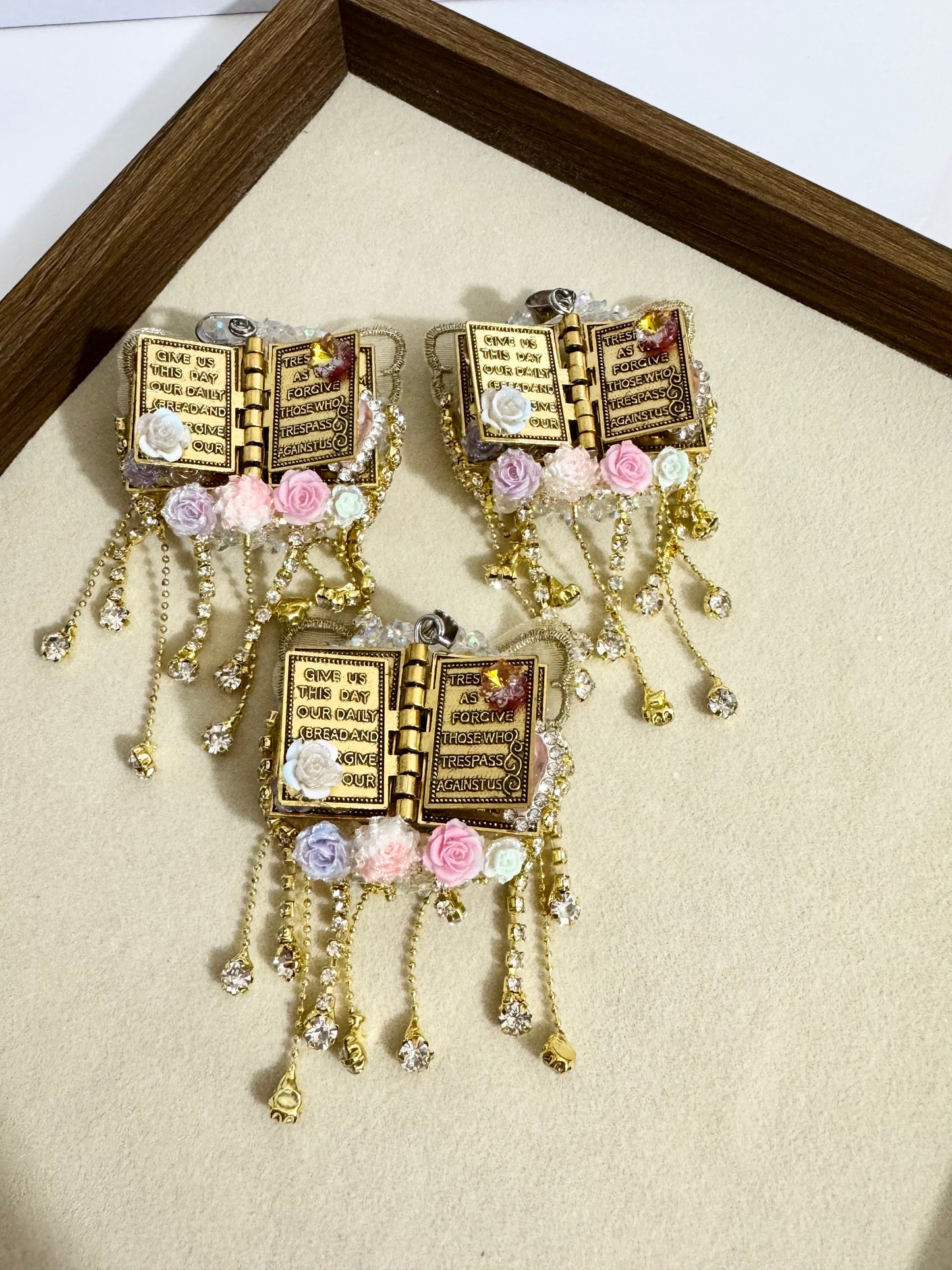 Fancy Beads Bag for Beaded Pen- Open in live