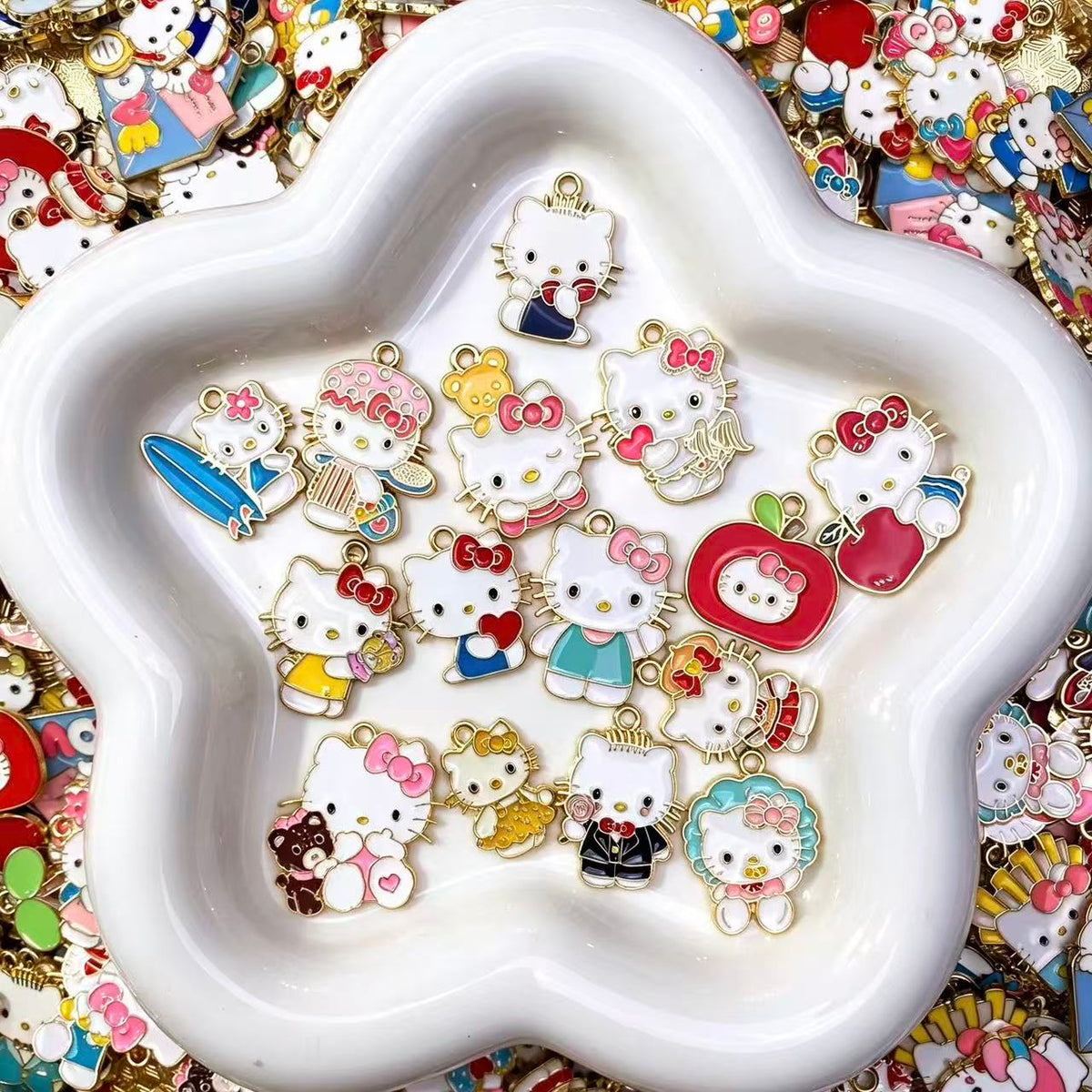 Kitty pendant