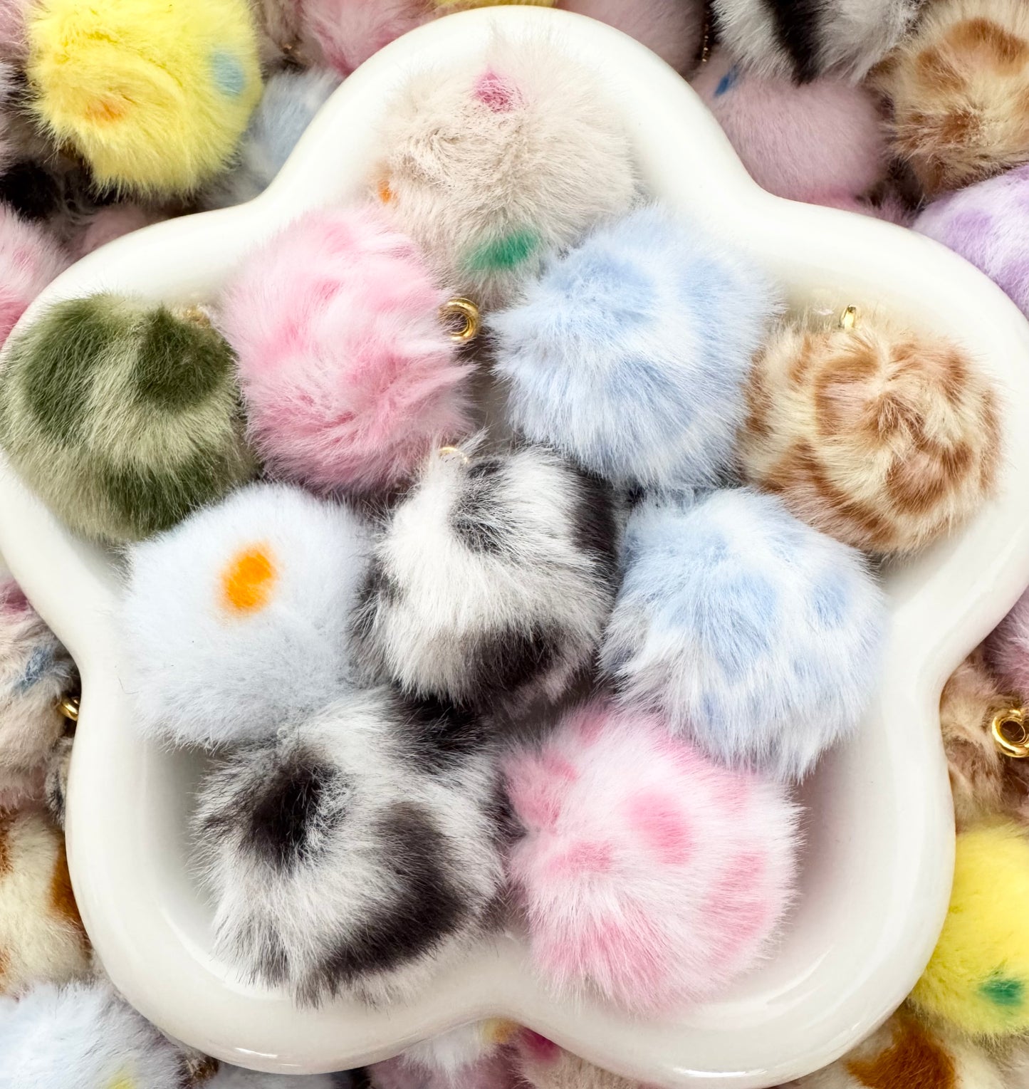Cat Claw Series POM POM Mix