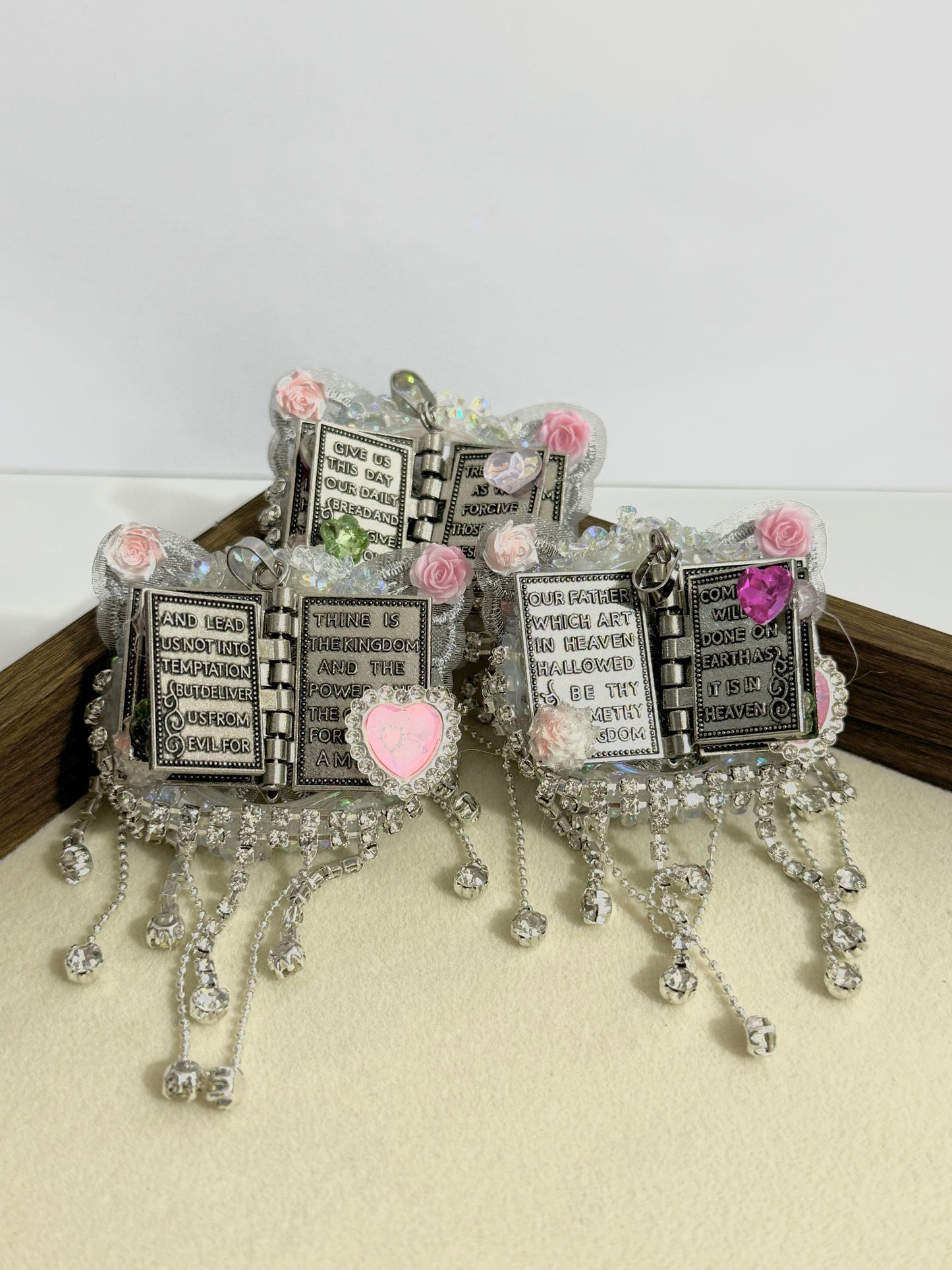 Fancy Beads Bag for Beaded Pen- Open in live